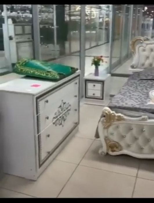 Продам спальний гарнитур