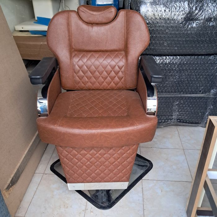 Бръснарски стол-НОВ