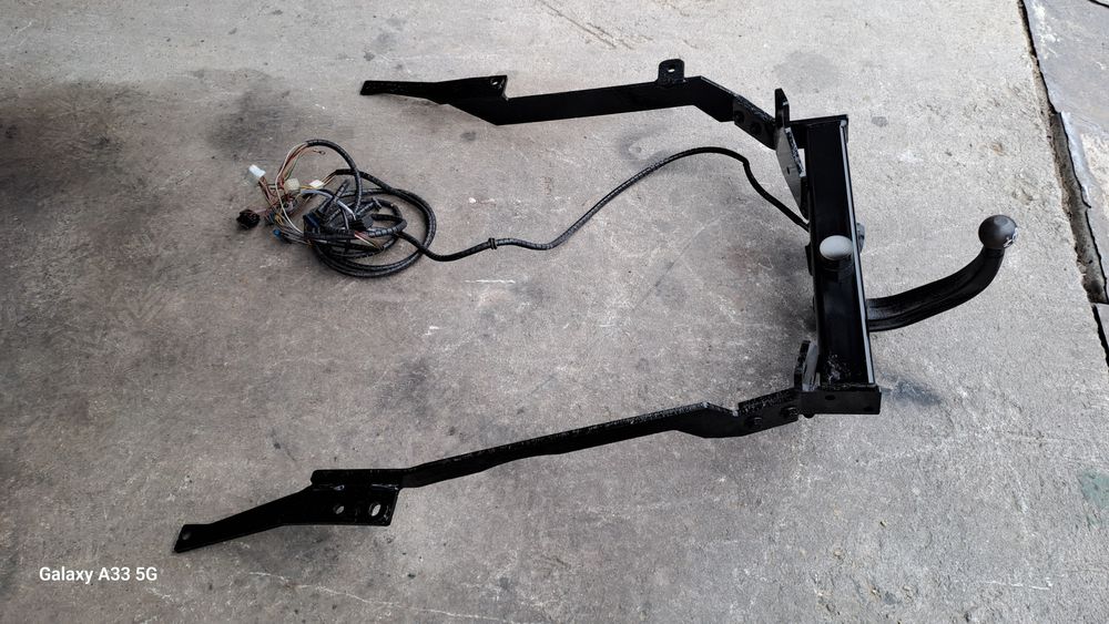 Продавам оригинален теглич за Peugeot 607/Пежо 607