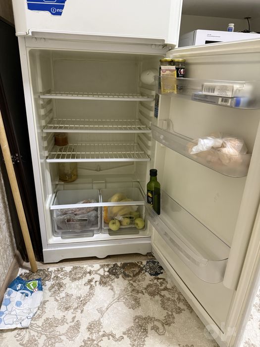 Indesit haladilnik sotiladi. Xolati yaxshi.