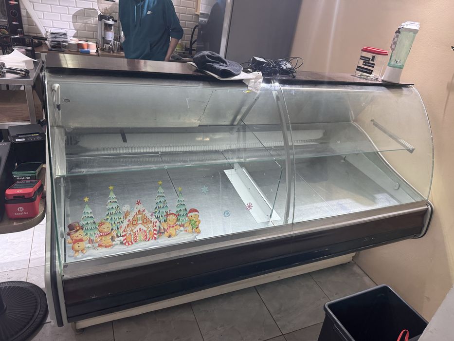 Холодильник витринный