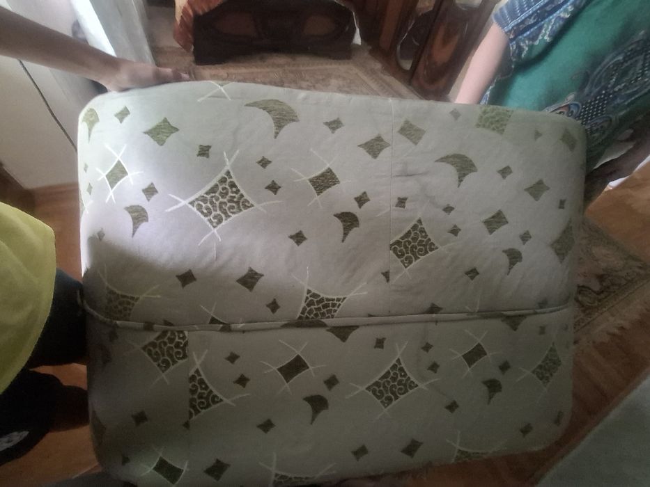 Продаю недорого Диван софу