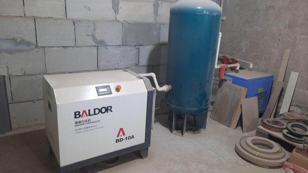 Kromka stanok Homag.+KOMPRESSOR. Pvx OPTIMAT KDF 120 C.