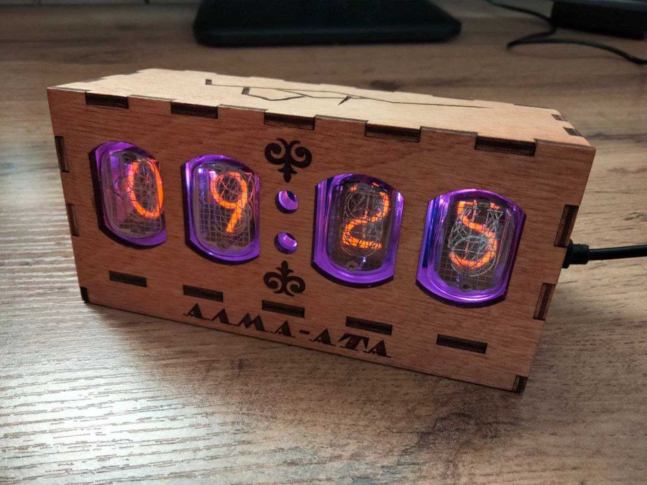 Газоразрядные часы "Алма-Ата"