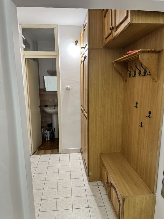 Închiriez apartament 3 camere – etaj 2/4