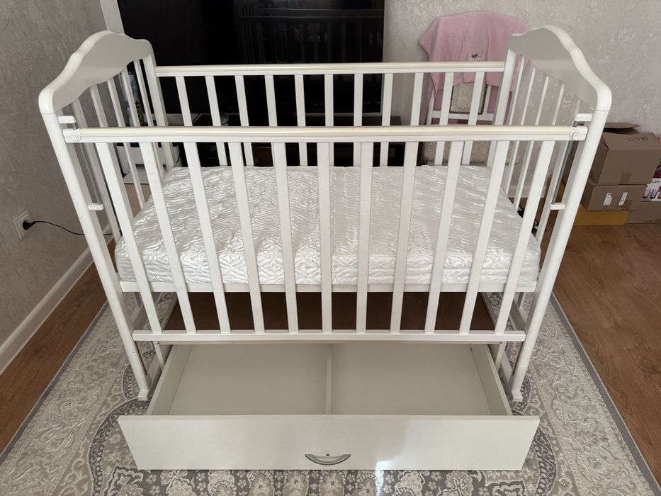 Детский манеж с матрасом