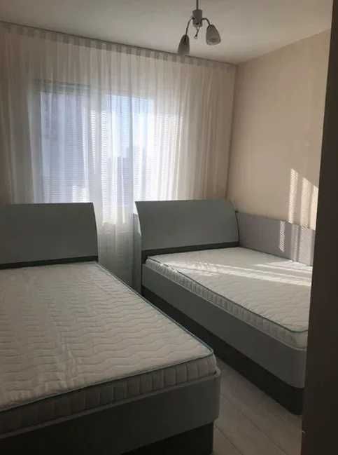 Дава се под наем Тристаен апартамент в Пловдив, Кършияка - 90 кв.м за 425 € - Снимка #3