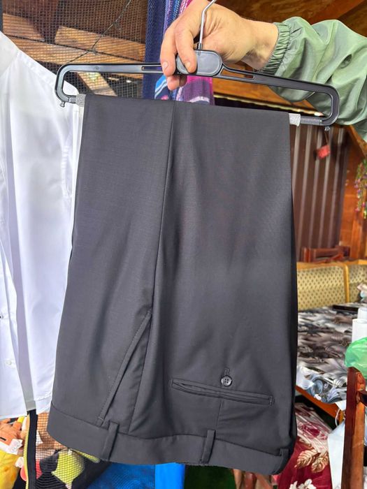 Vând Costum de mire negru