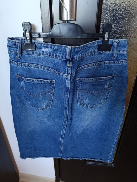 Fusta blugi mărimea M