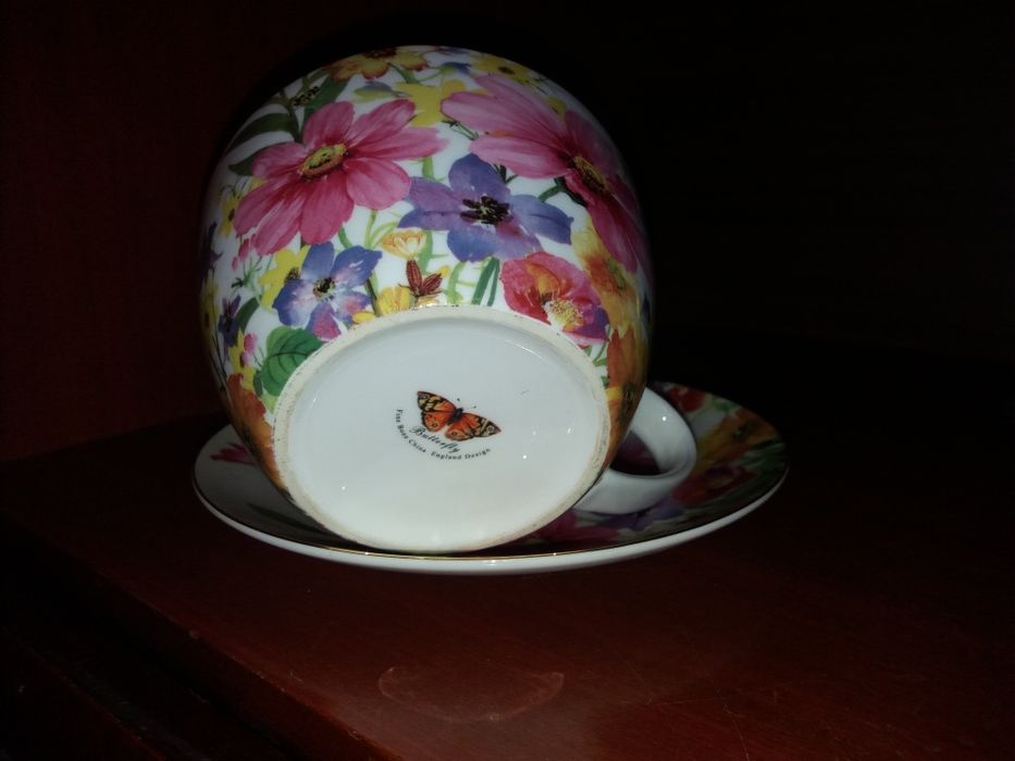 Чайная пара "Цветы и бабочки".