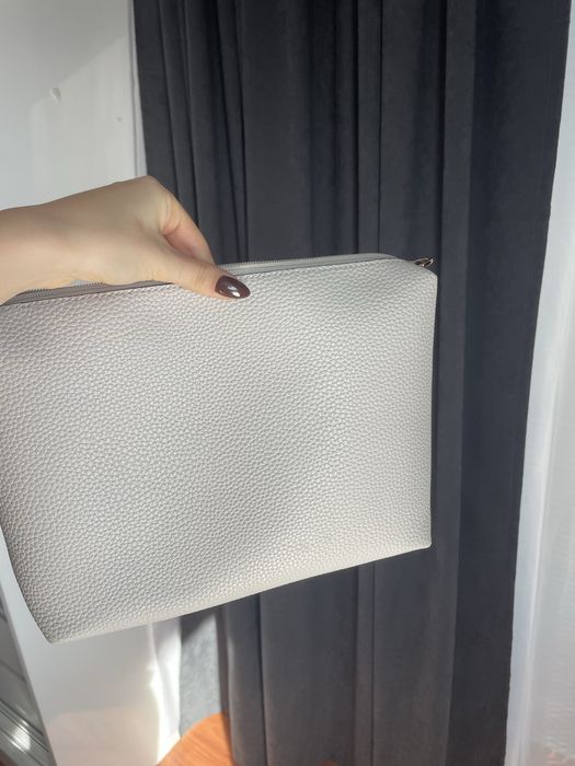 Чанта Guess.