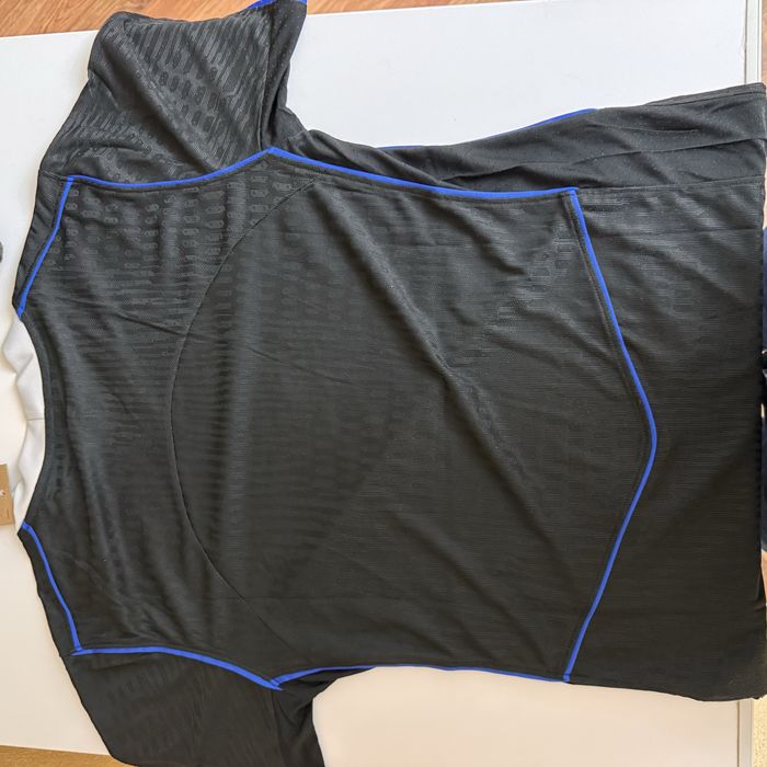 Продам футбольную футболку