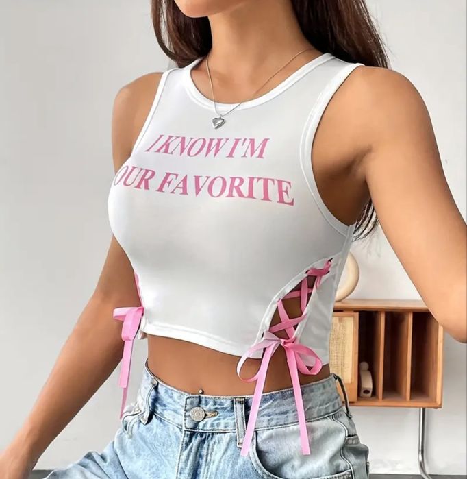 Белый кроп топ на лето.