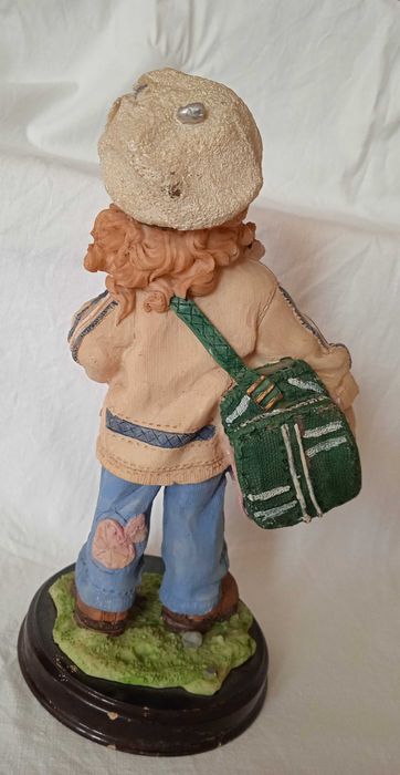 Порцеланова статуетка Capodimonte, статуетка момиченце