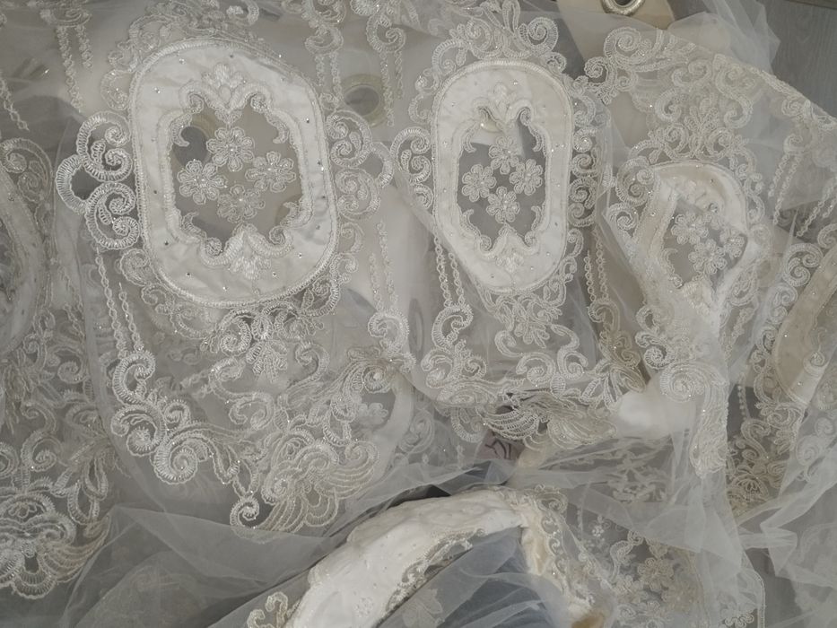 Парда сотилади кружевали