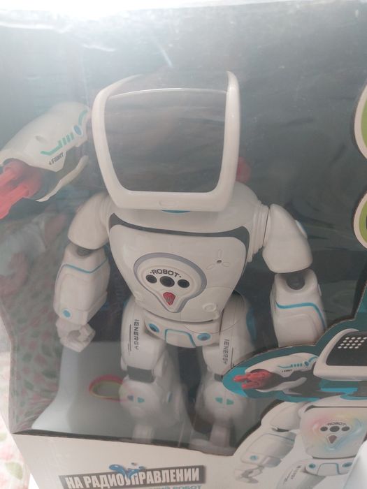 Продам робота на пульте управления
