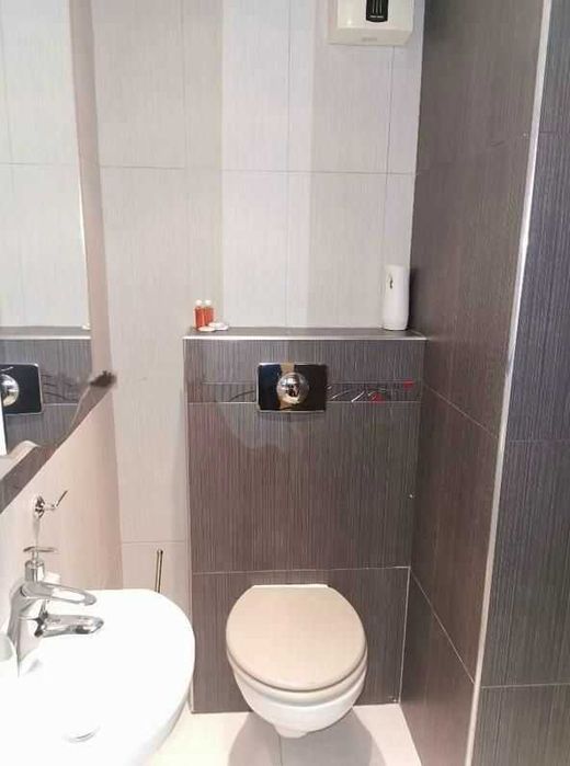 Дава се под наем Тристаен апартамент в София, Изток - 105 кв.м за 479.4 € - Снимка #7