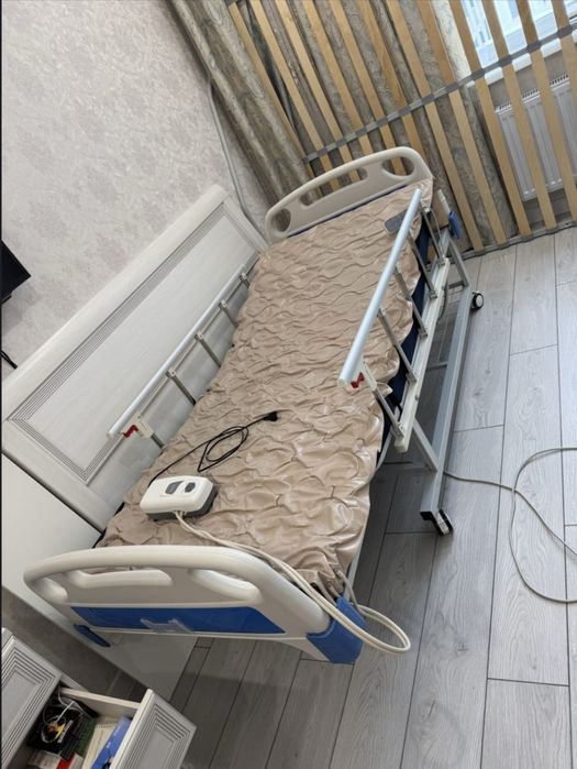 Медицинская кровать