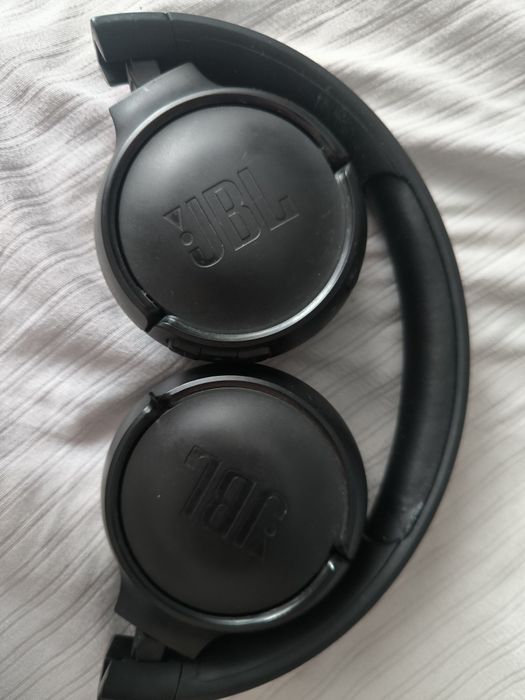 наушники JBL черные