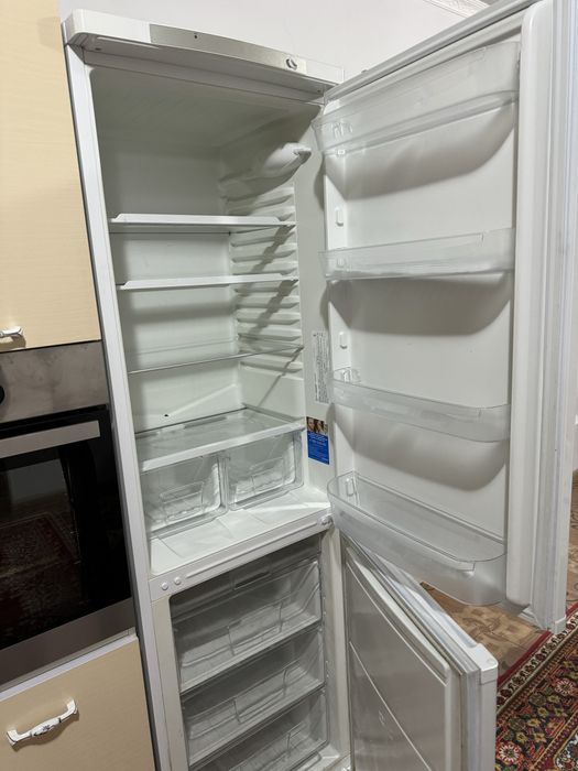 Холодильник INDESIT