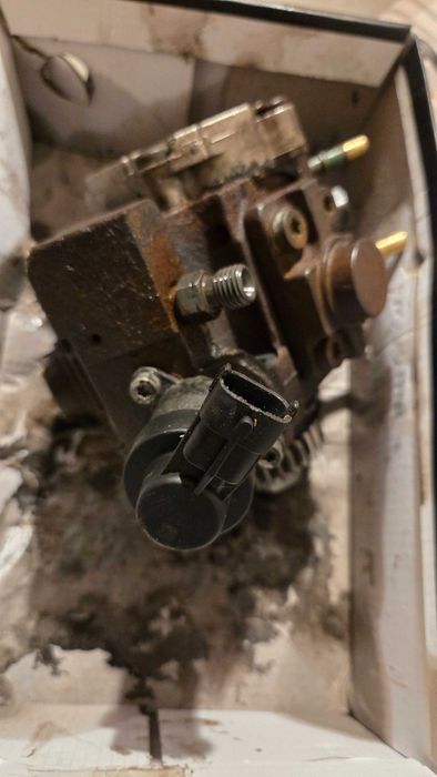 Pompă de injecție Renault Master 2010 cod 0445010234