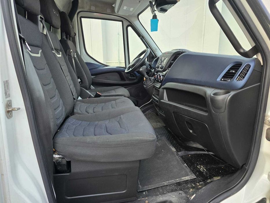 Iveco Daily• Prelată 10 europaleți • 3.0 Diesel
