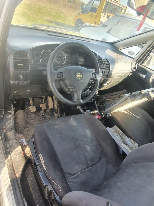Dezmembrez opel zafira A 1.6i 1.8i