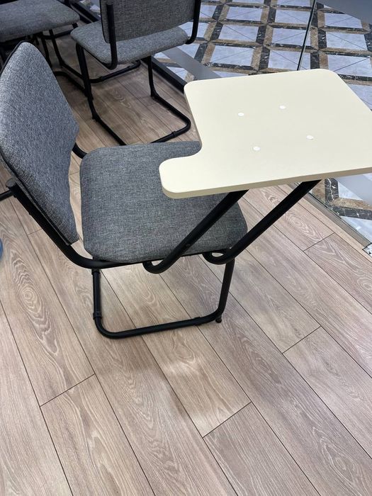 Продаю парты - пипитр