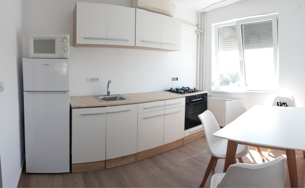 Inchiriem apartament