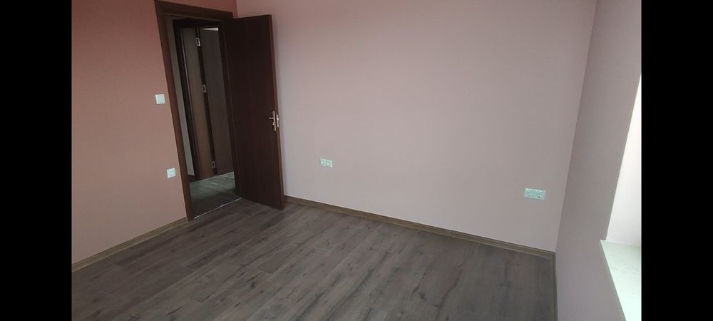 Продава се Тристаен апартамент в Казанлък - 110 кв.м за 1372 €/кв.м - Снимка #8