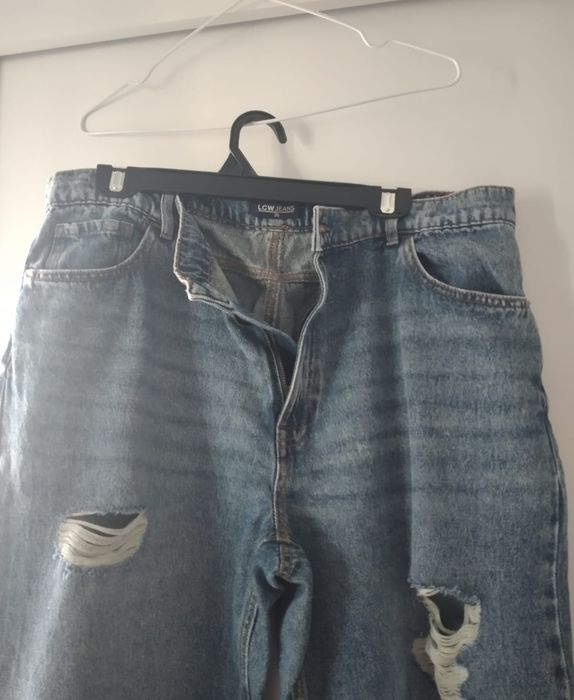 Blugi damă mărimea 36  potrivit pentru talie 90-98 cm (cu rupturi)