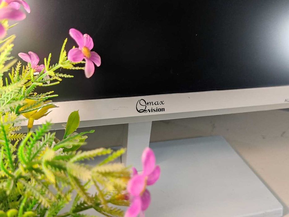 Монитор Qmax IPS 24 диагональ HDMi и DisplayPort