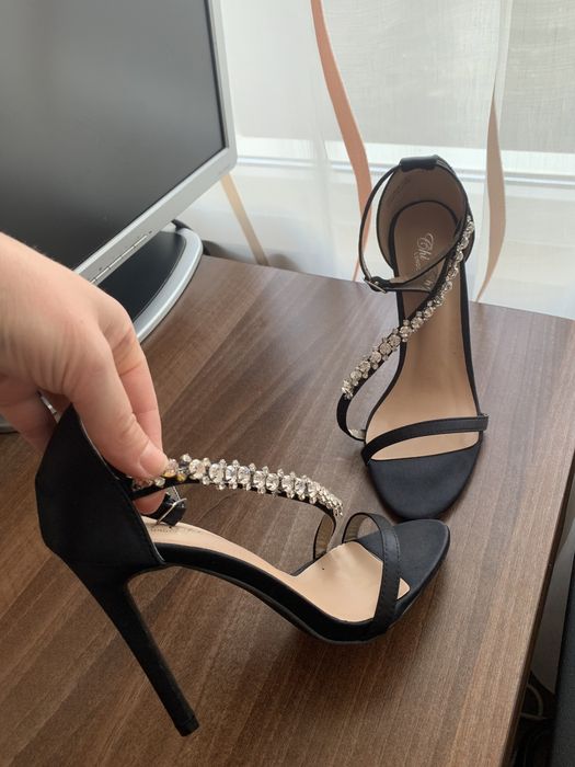 Sandale cu toc superbe cu strasuri Chi Chi London noi markmea 37