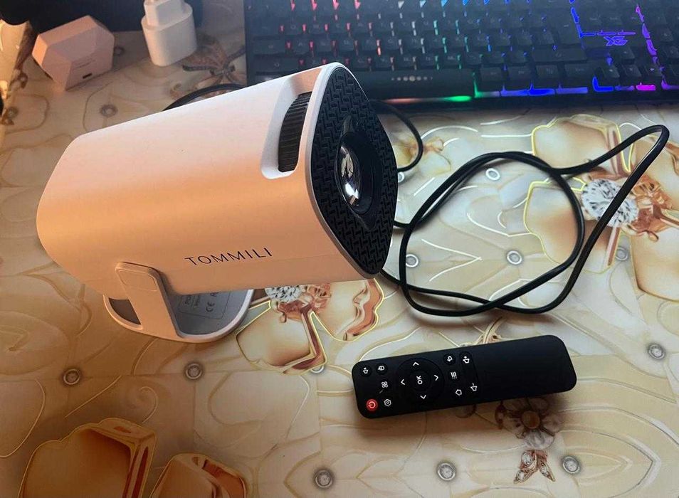 Проектор TOMMILI HY320 б/у