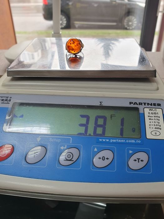 Inel din aur de 14K cu chihlimbar roșu – mărimea 61 – 3,81 g