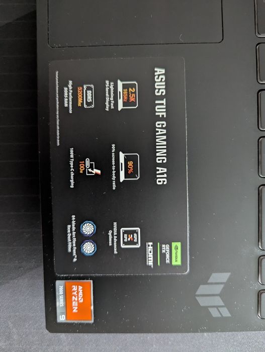 ASUS TUF GAMING A16 FA607PI RTX4070 AMD Ryzen 9 7845HX