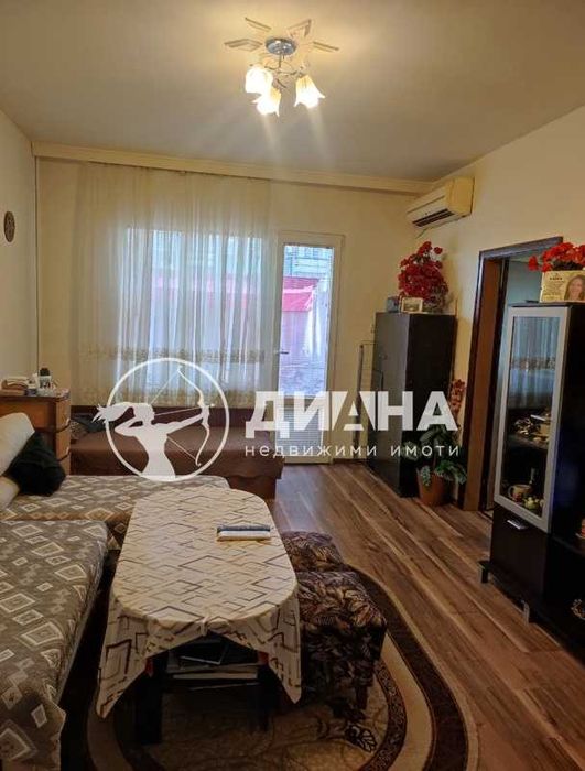 Продава се Тристаен апартамент в Пловдив, Изгрев - 70 кв.м за 1035 €/кв.м - Снимка #2