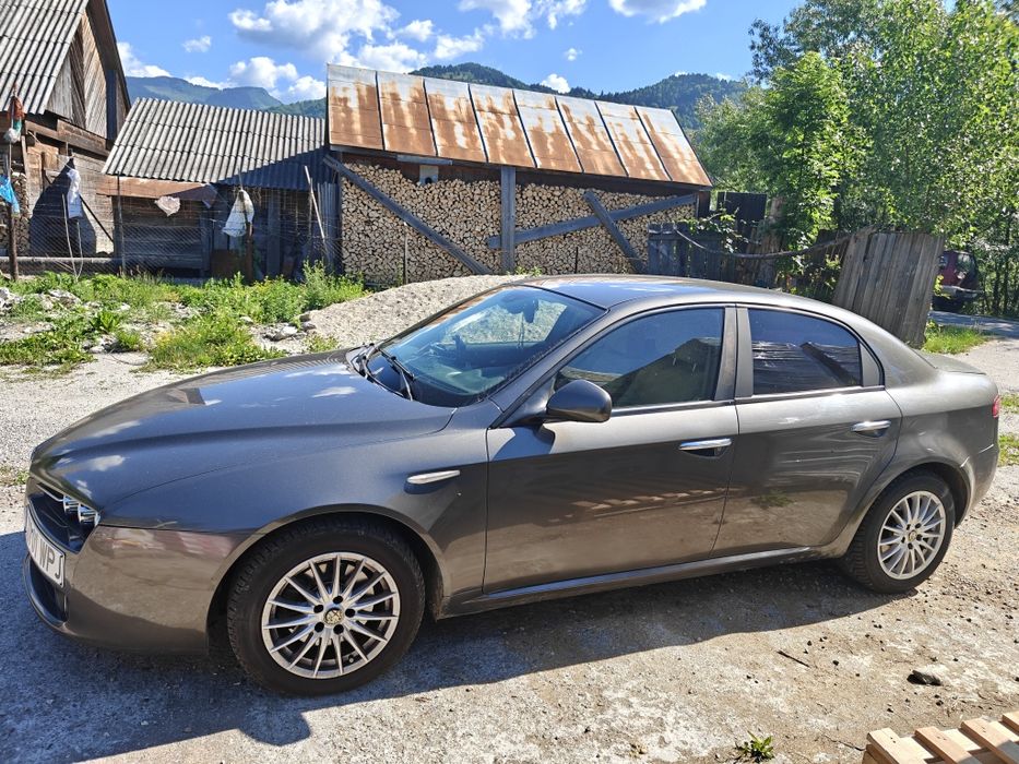Vând Alfa Romeo 159