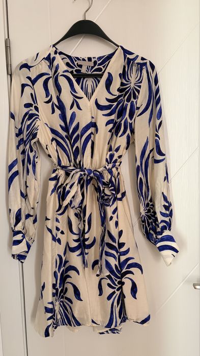 Рокля H&M, подходяща и за бременни