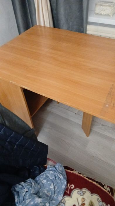 Продам стол кухонный