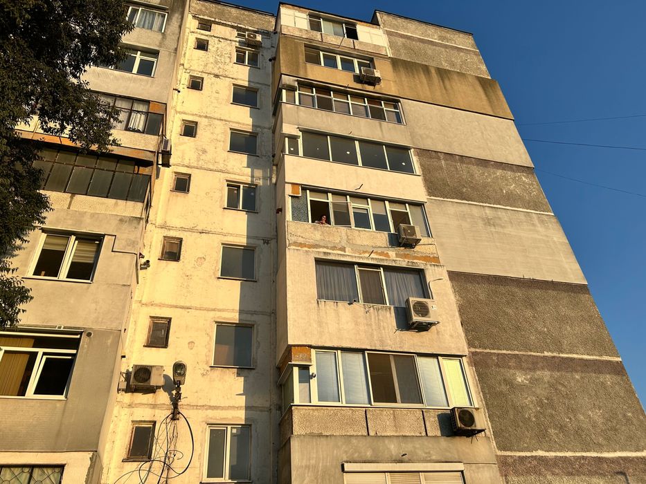 Под наем 4 стаен апартамент в гр Варна -Автогара ( мол Варна)