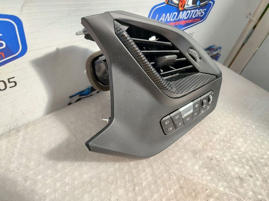 BLOC LUMINI + GRILĂ VENTILAȚIE STÂNGA BMW SERIA 1 (F40) / SERIA 2 (F42/F44) 2019–2024 / COD OEM 61319461148-01 (5E2)