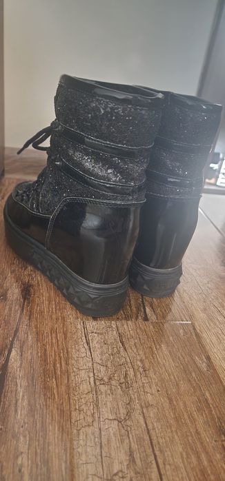 Зимни обувки Guess