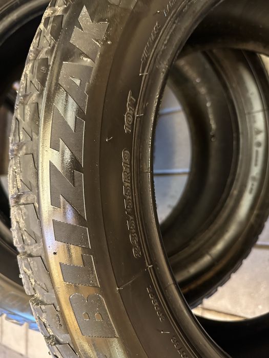 Продаю б/у шины r19 235/55