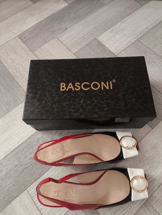 Босоножки Basconi.