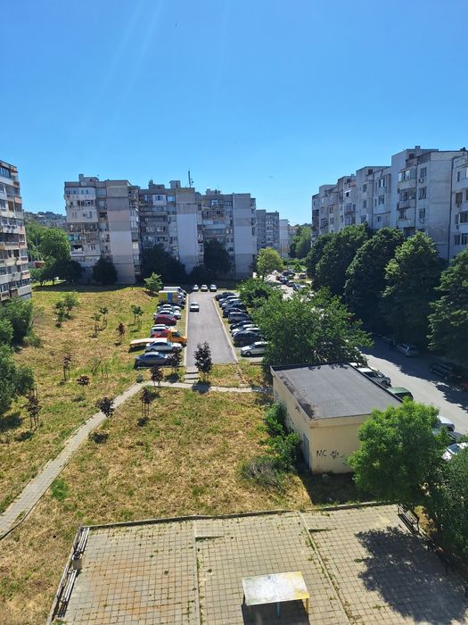 Тристаен апартамент в Ж.К. Възраждане  2 бл.42 вх.2 ет.6 от 8