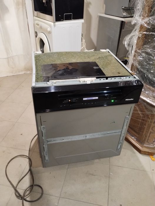 Съдомиялна MIELE Auto Open black edition