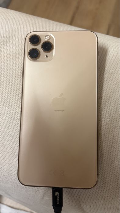 Iphone 11 pro max  256gb  gold