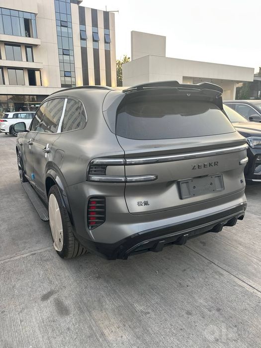 Zeekr 8Х  shadow