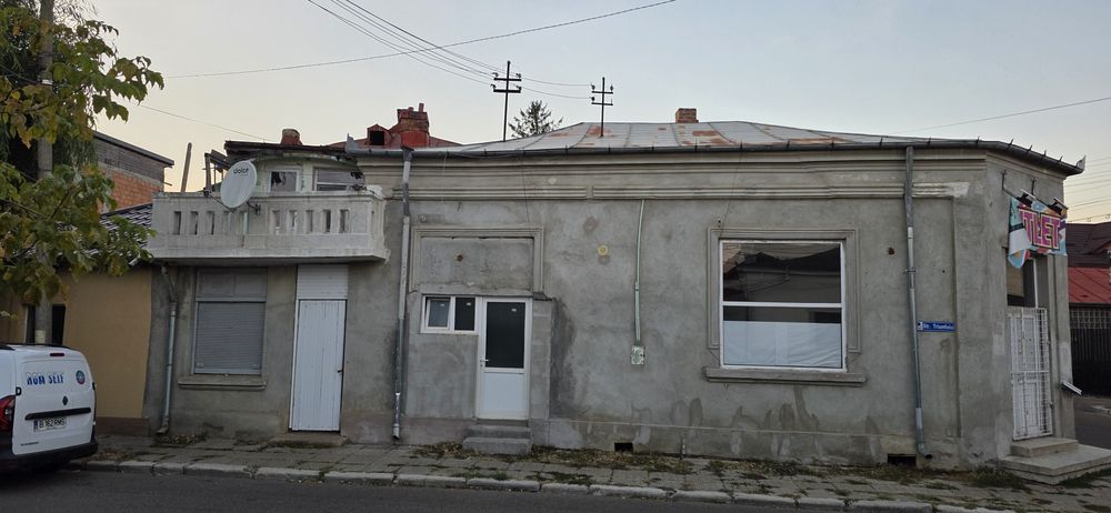 Spatiu comercial 55 mp str. Libertatii colt cu Triumfului oras Buzau